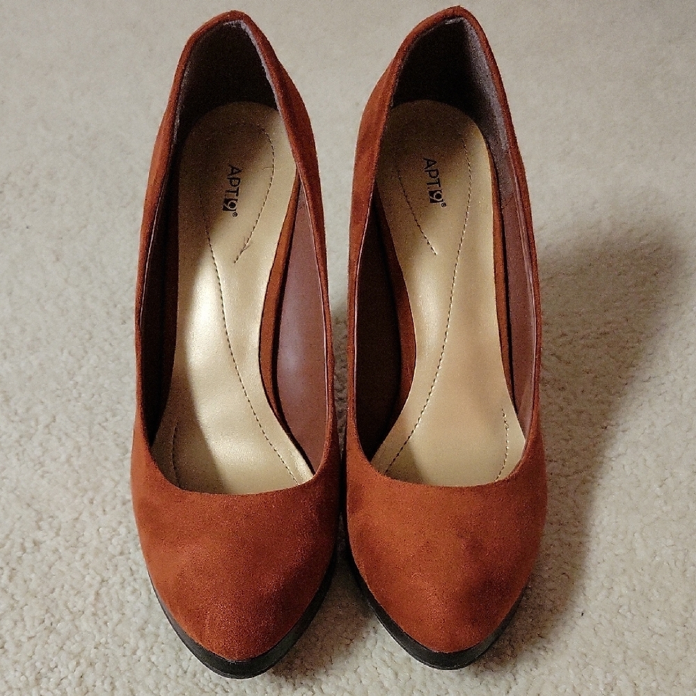 Apt. 9 Women's Tan Suede Heels